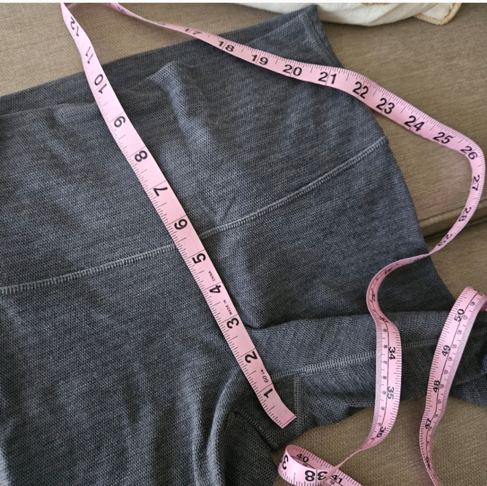 Lululemon leggings size 6 gray crop variegated knit - Picture 10 of 12